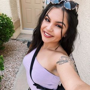 Meet your Posher, Vivian